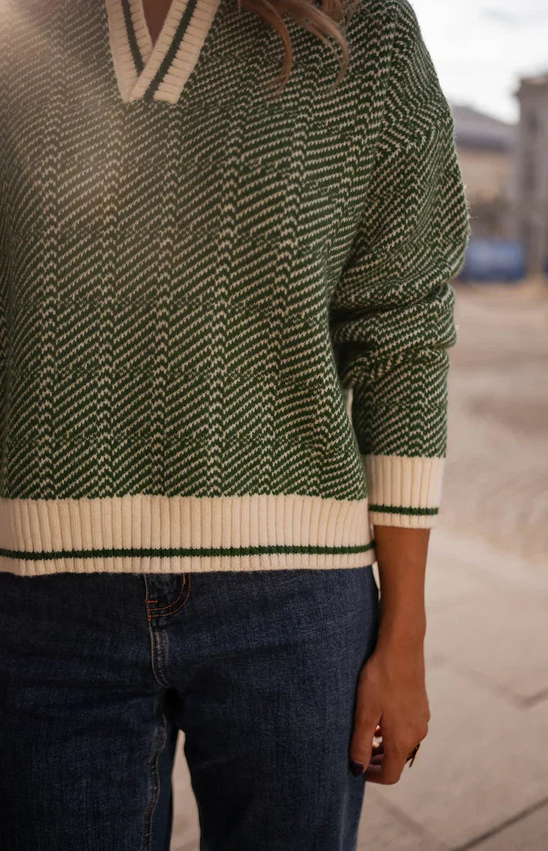 EMILIA™ | De groene trui met V-hals